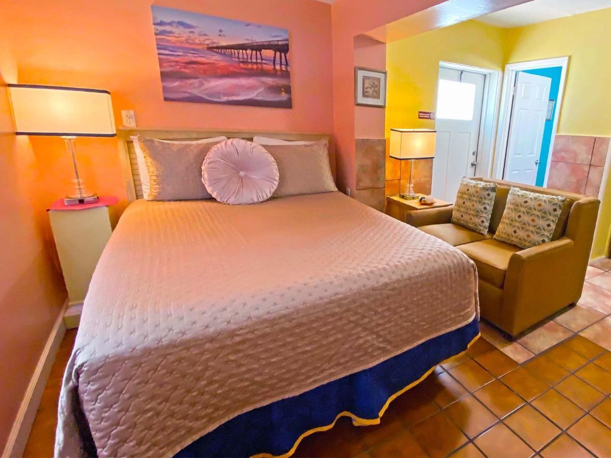 Bella Sirena Inn St. Pete Beach Eksteriør bilde