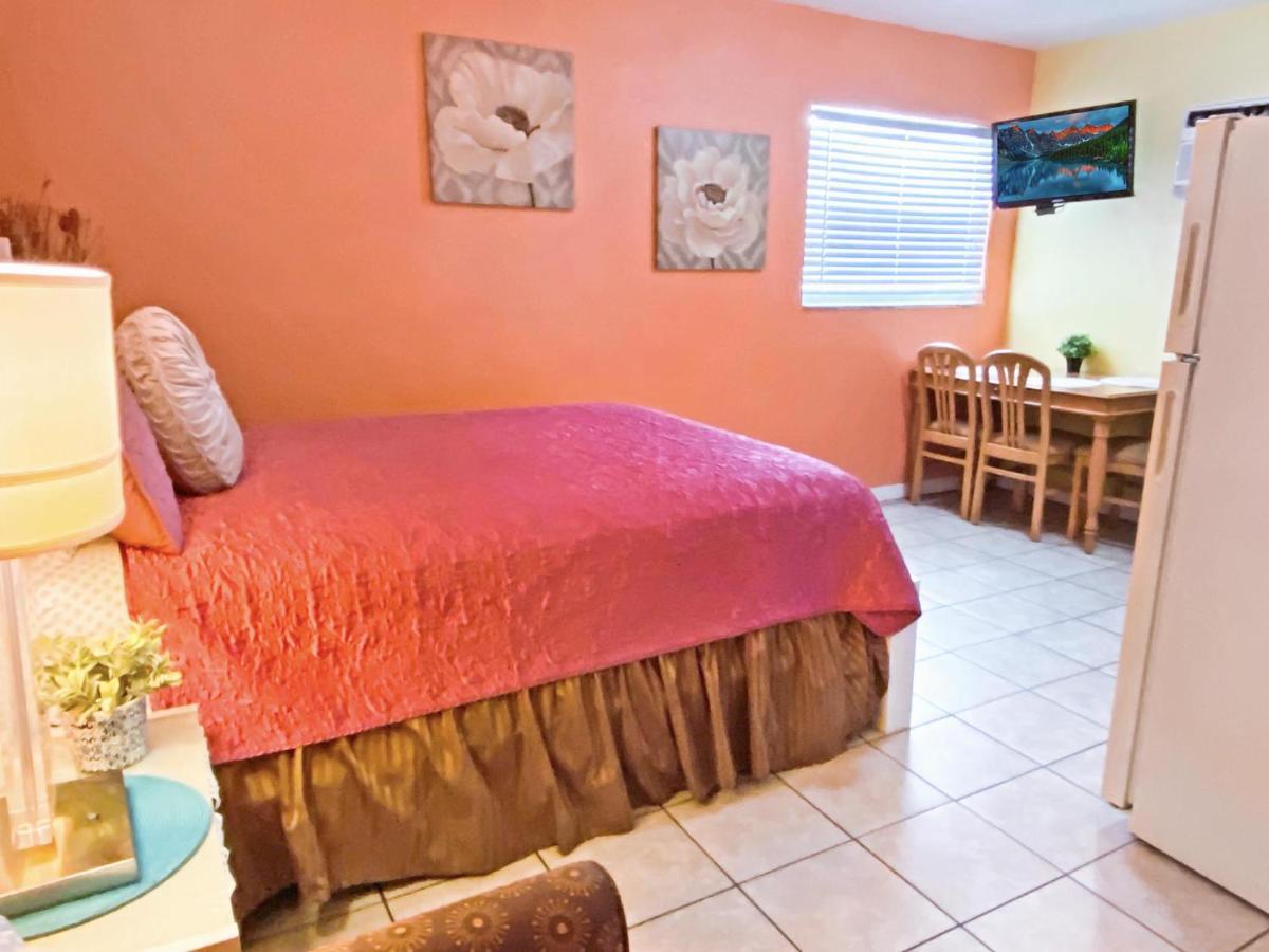 Bella Sirena Inn St. Pete Beach Eksteriør bilde
