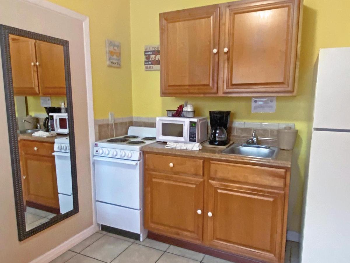 Bella Sirena Inn St. Pete Beach Eksteriør bilde